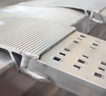 Carica l'immagine nel visualizzatore di Gallery, H060P - Coppia di Rampe Pieghevoli in Alluminio con Superficie Antiscivolo